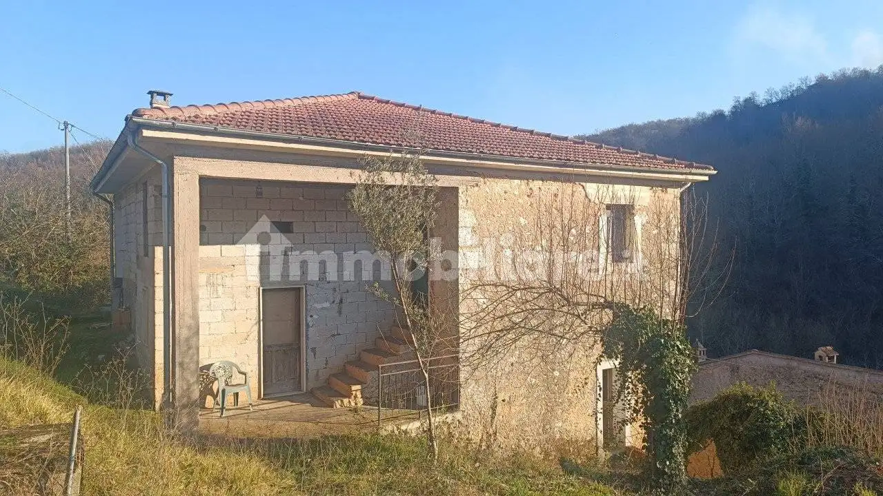 Rustico - Casale in vendita a Fontechiari