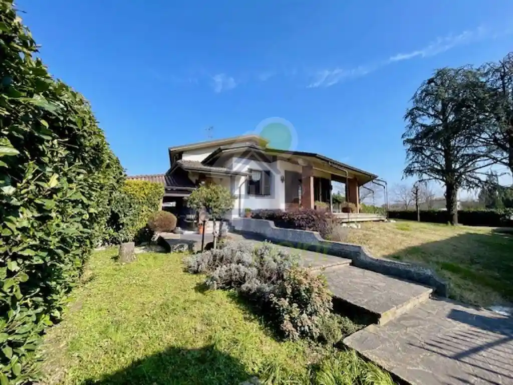 Villa in vendita a Piacenza