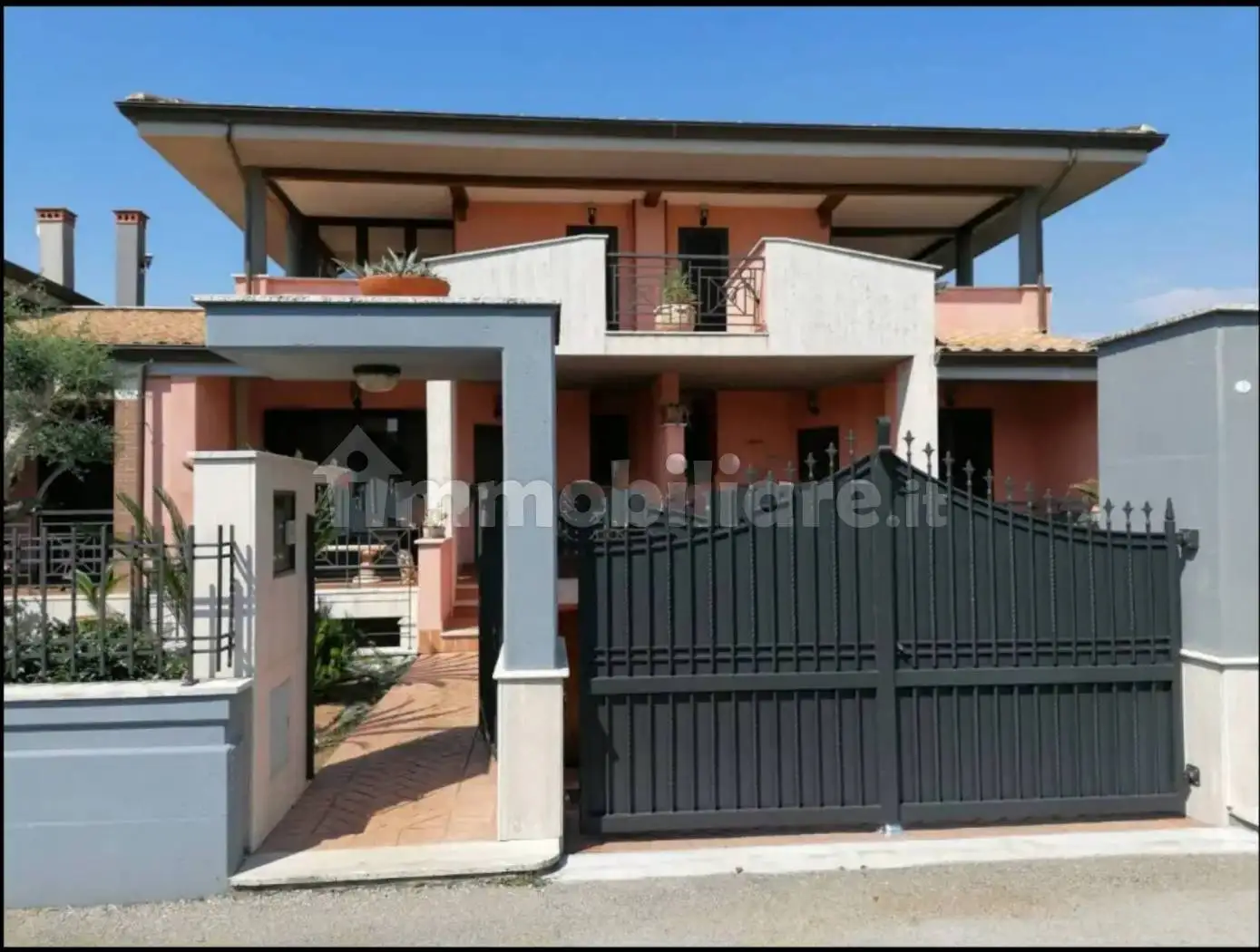 Villetta a schiera in vendita a Latina