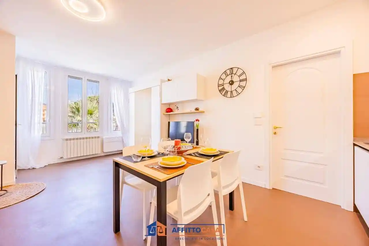 Bilocale via Enrico Robutti 7, Centro, Alassio - foto 2