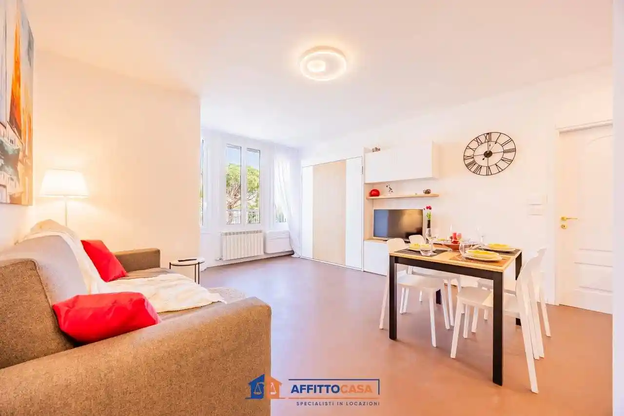 Bilocale via Enrico Robutti 7, Centro, Alassio - foto 3