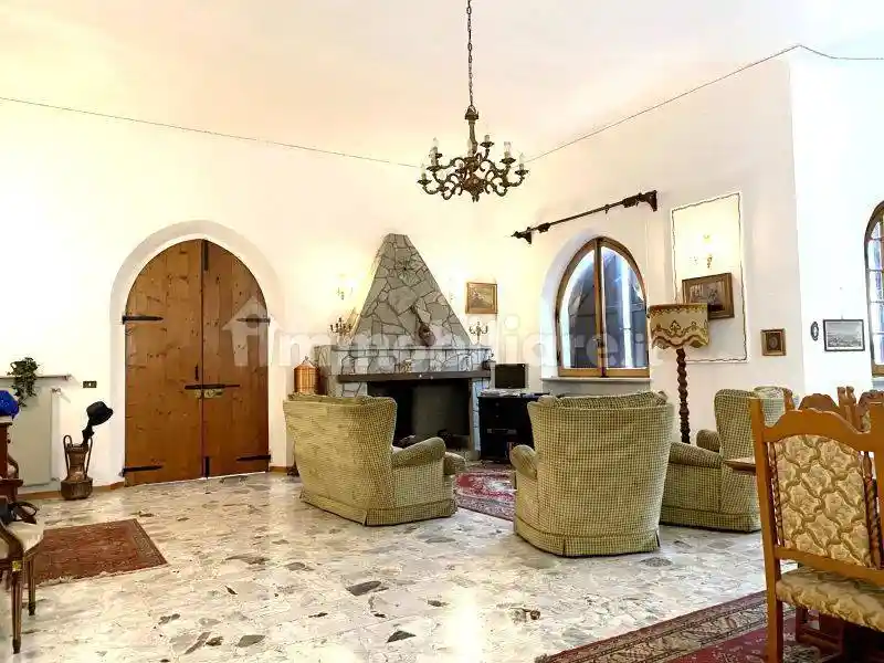 Villa in vendita a Cadeo