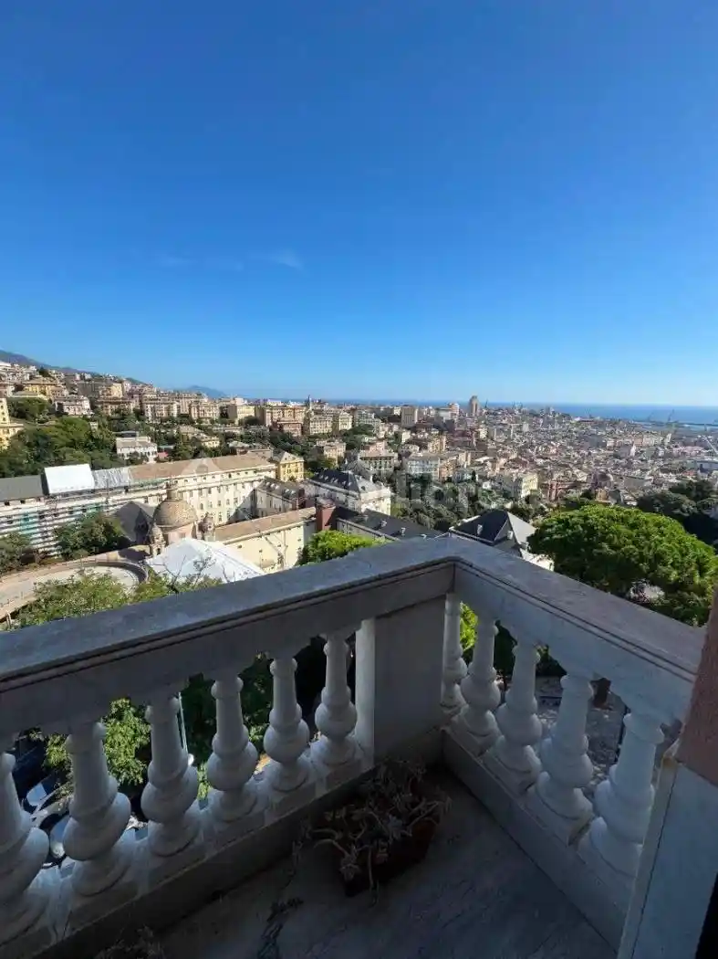 Appartamento in vendita a Genova