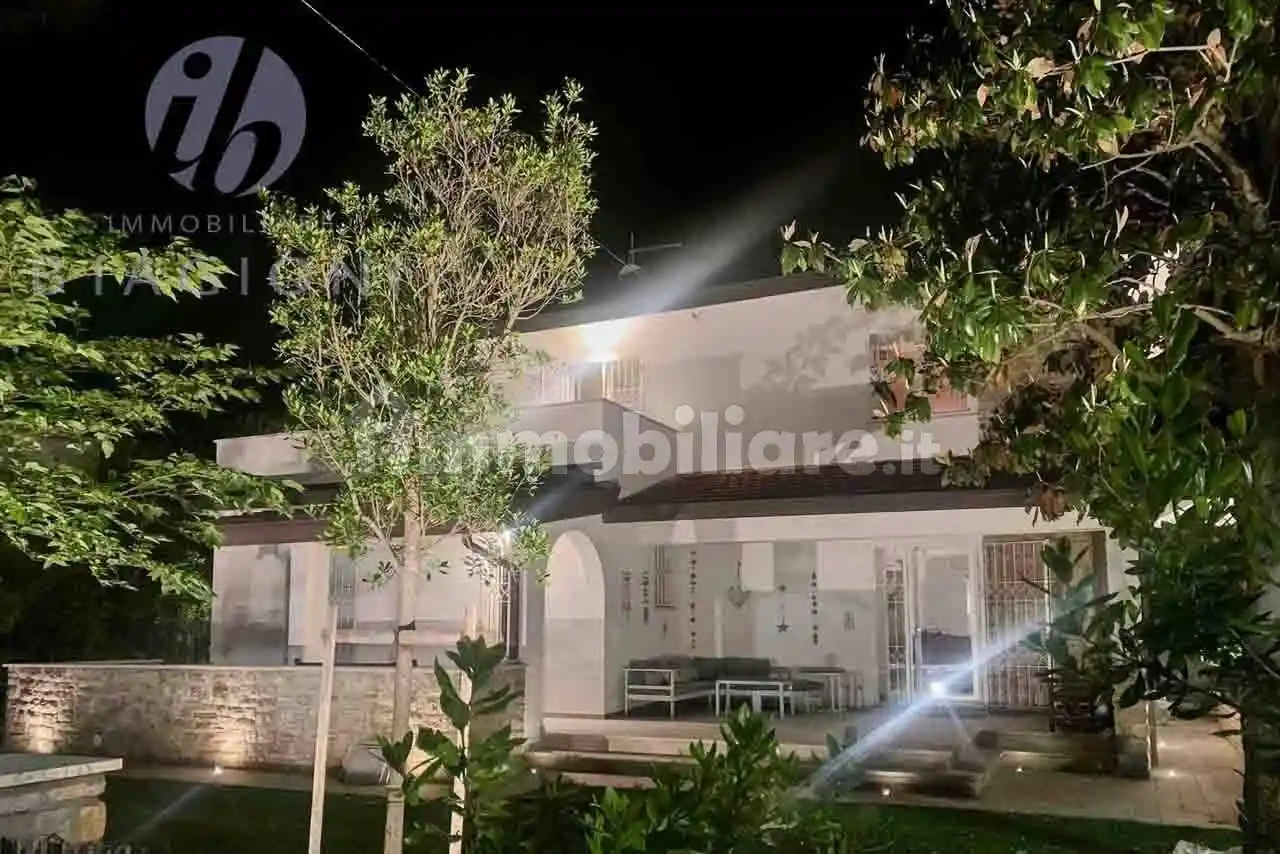 Villa in vendita a Forte dei Marmi