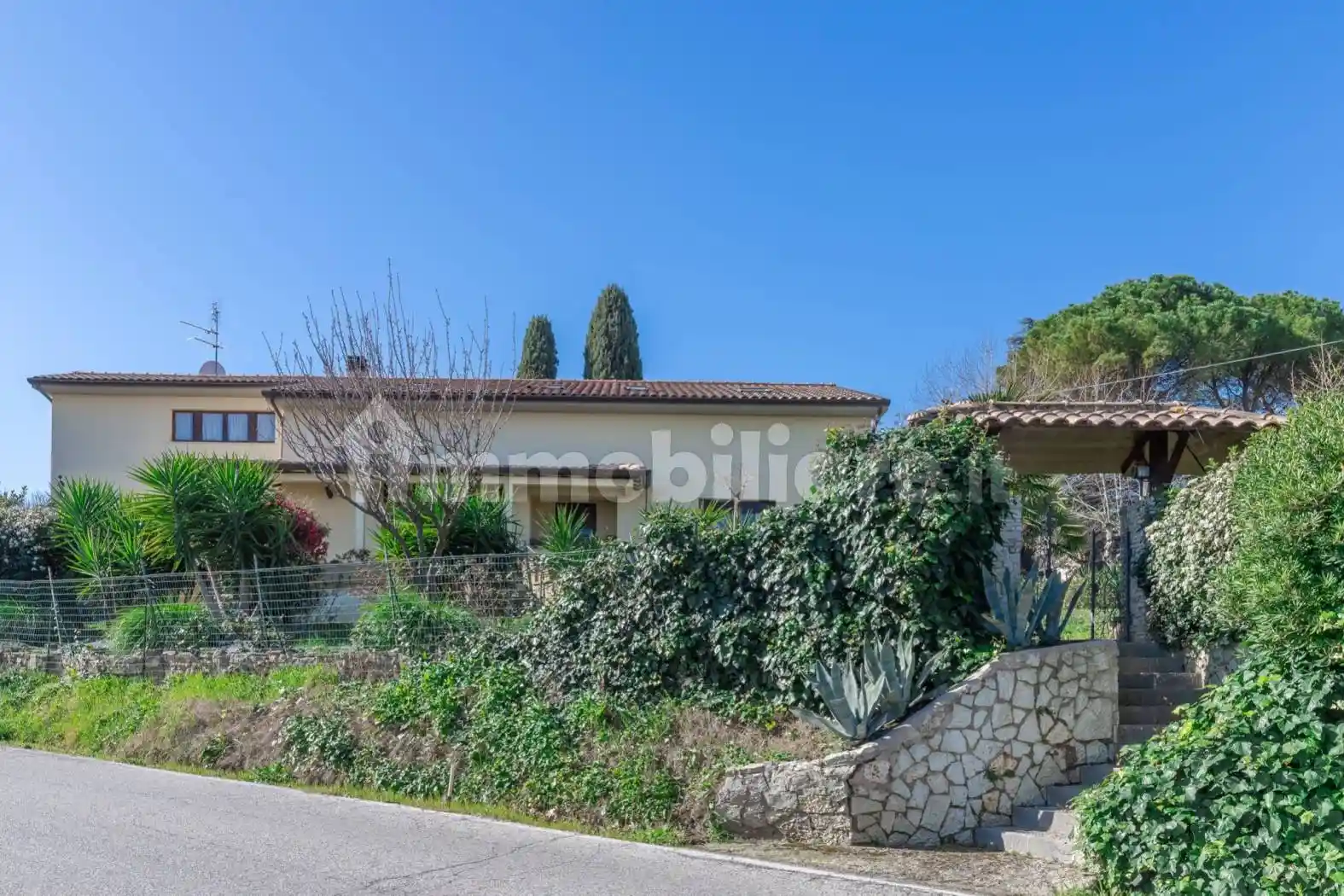 Villa in vendita a Monte Roberto