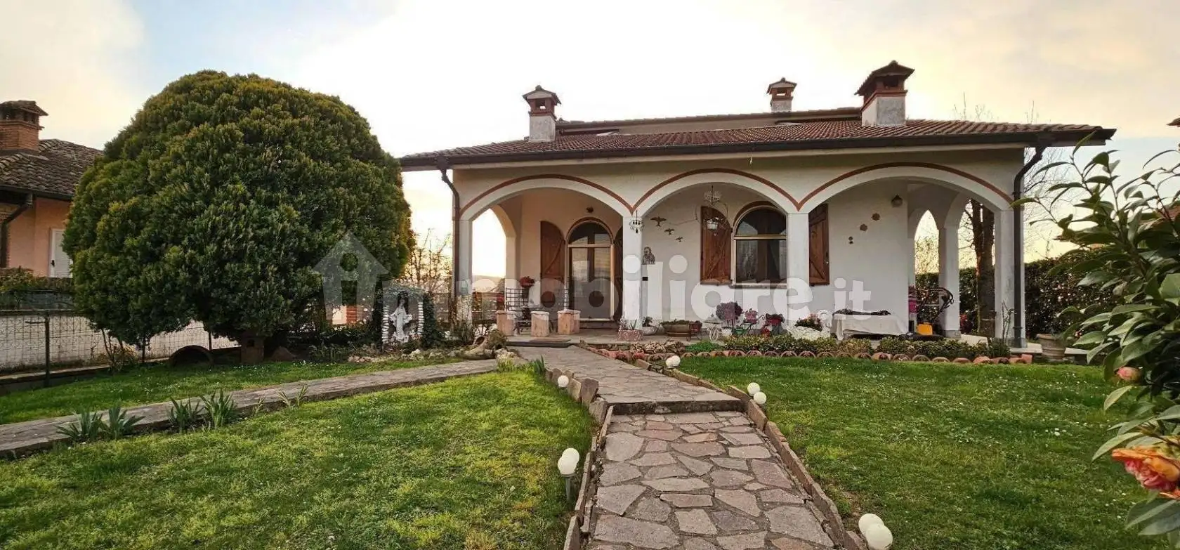 Villa in vendita a Zenevredo