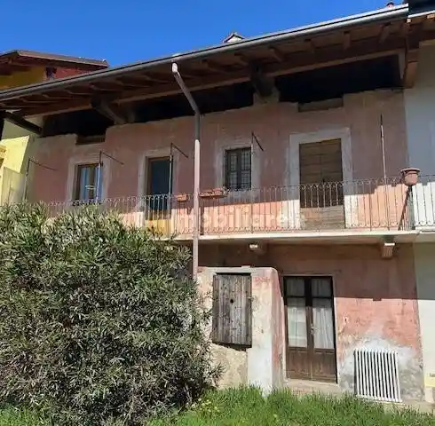 Rustico - Casale in vendita a Borgomanero