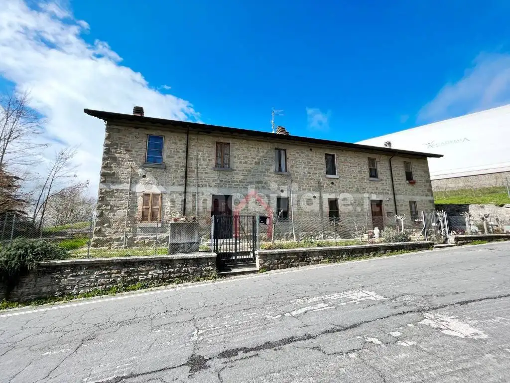 Appartamento in vendita a Santa Sofia