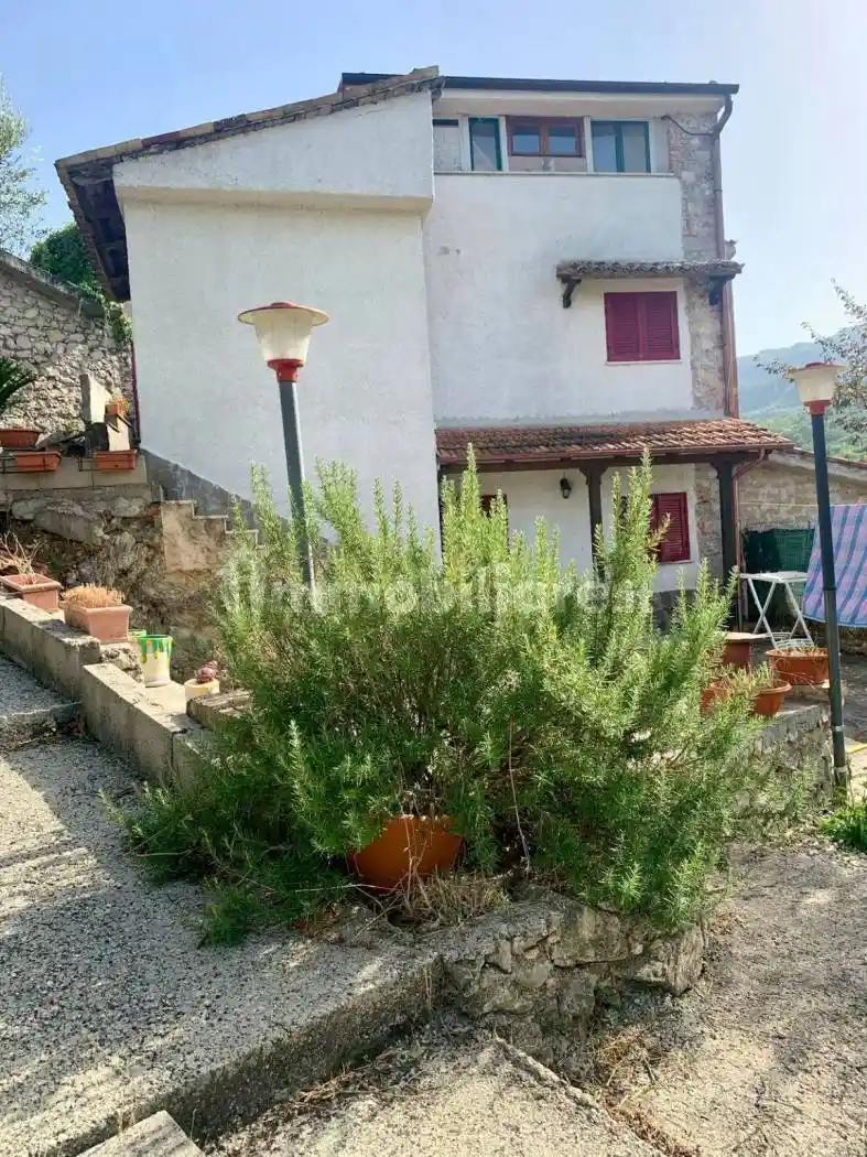 Villa in vendita a Anticoli Corrado