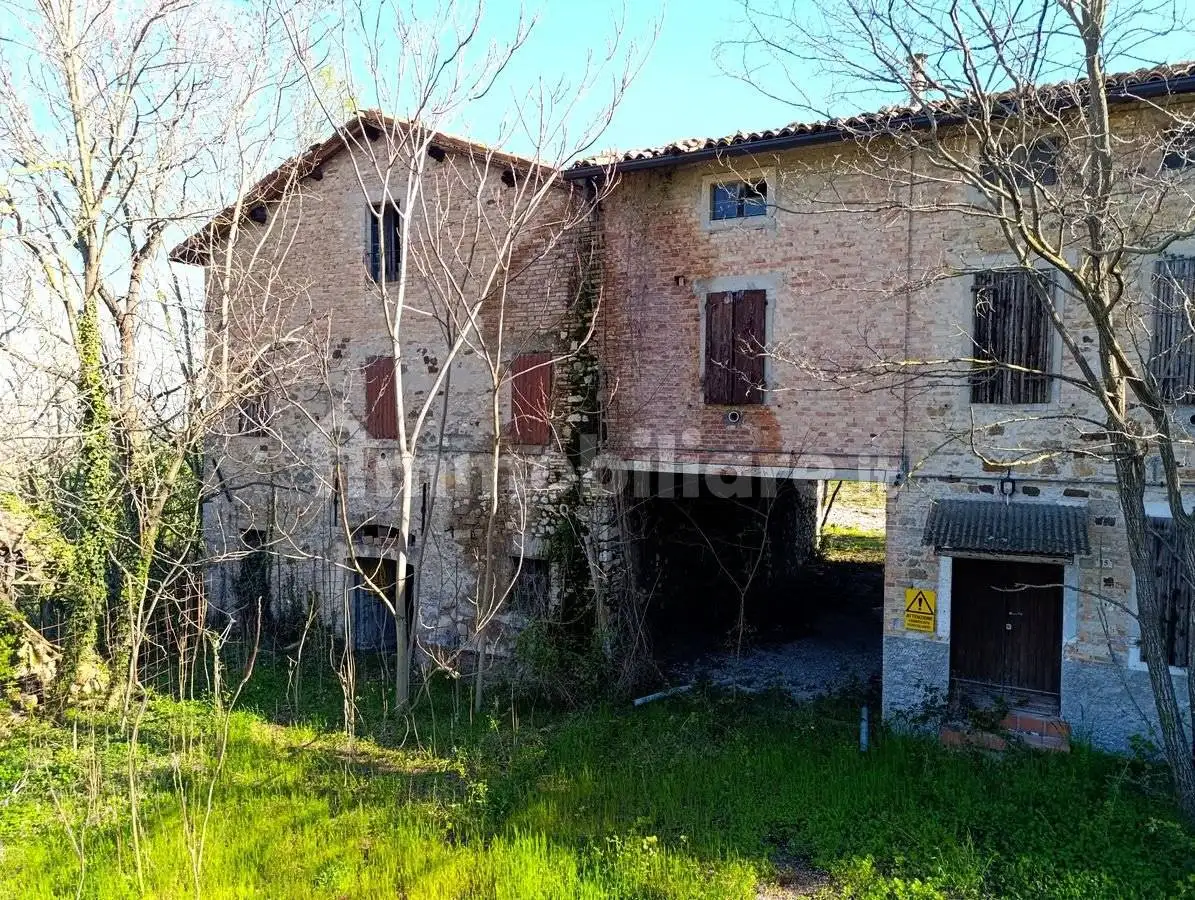 Rustico - Casale in vendita a Terenzo