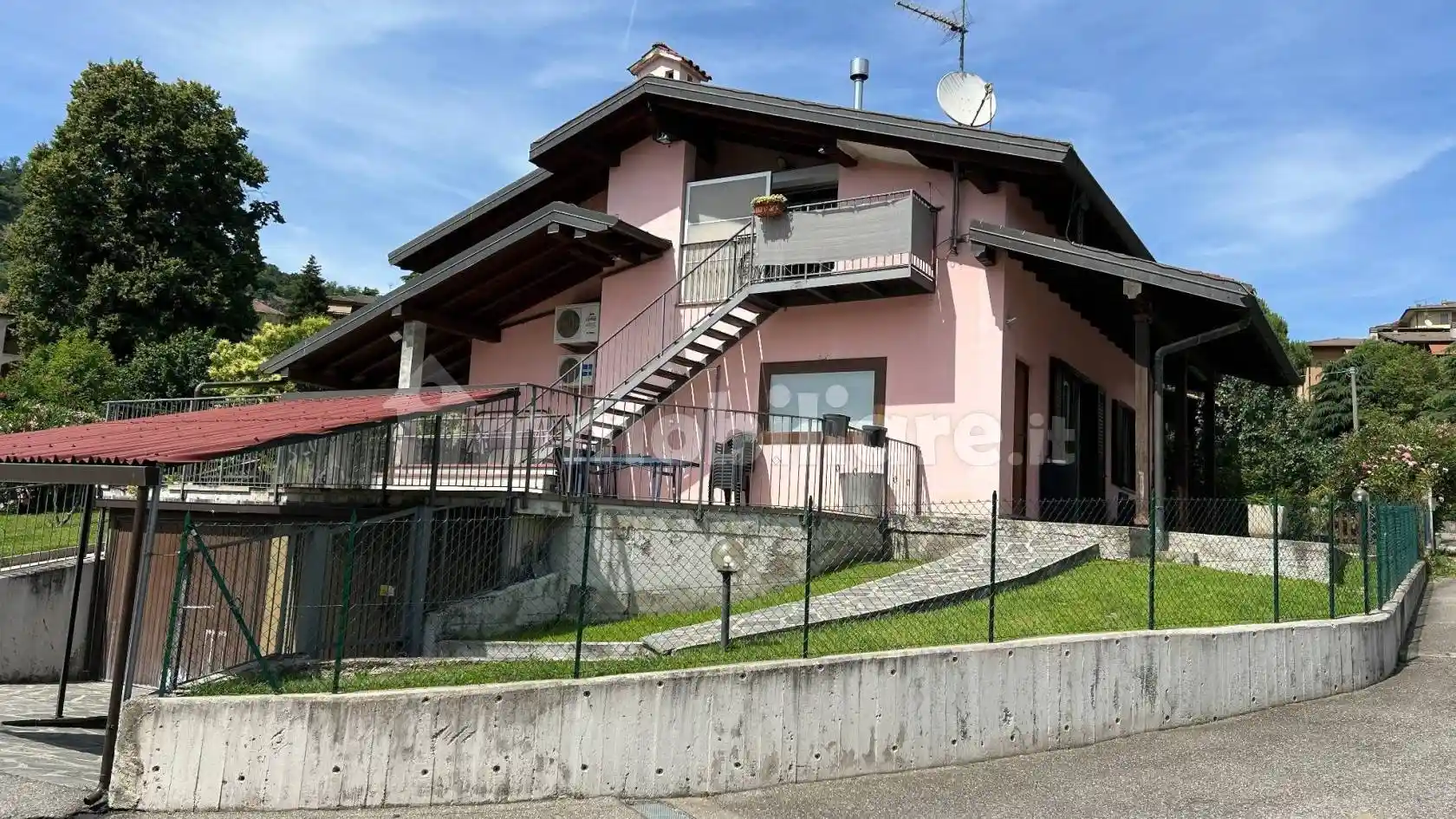 Villa in vendita a Caravate