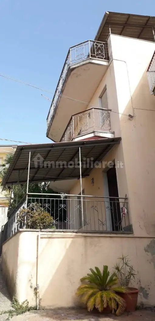 Casa indipendente in vendita a Lamezia Terme