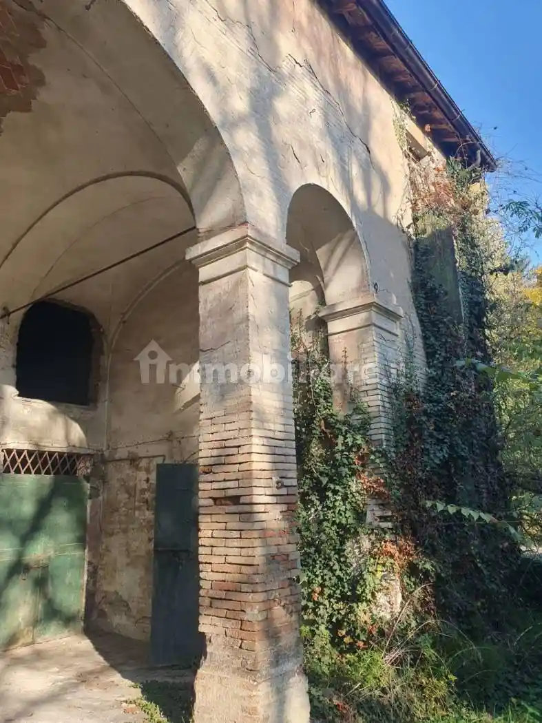 Rustico - Casale in vendita a Modena