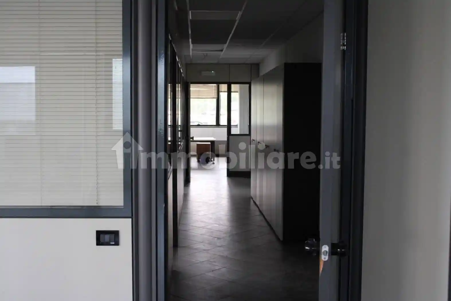 Palazzo - Edificio in Affitto - foto 5