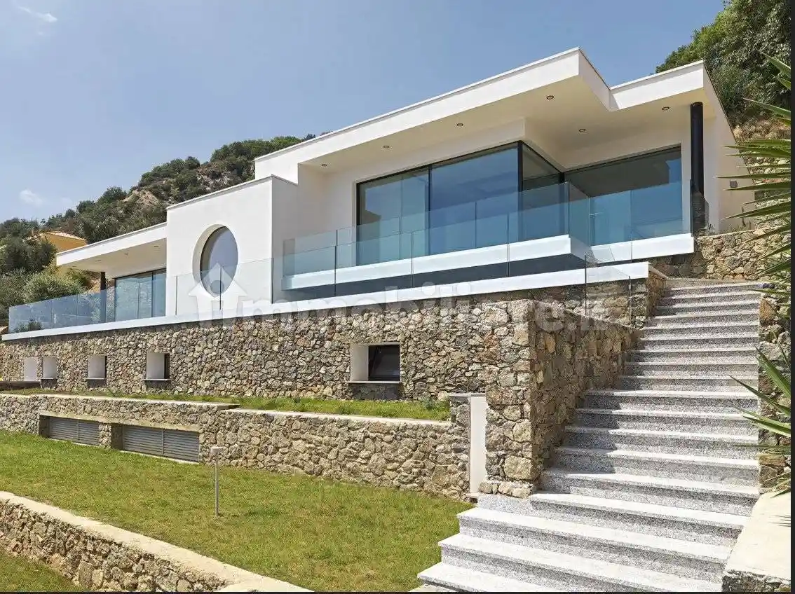 Villa in vendita a Bergeggi