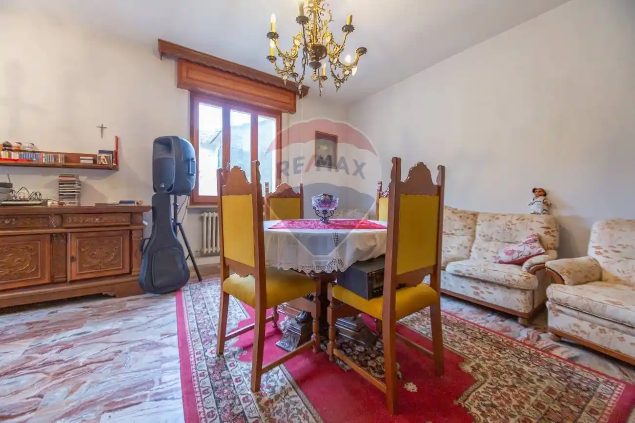 Trilocale via Martiri Angolani 46, Centro, Loreto Aprutino - foto 4