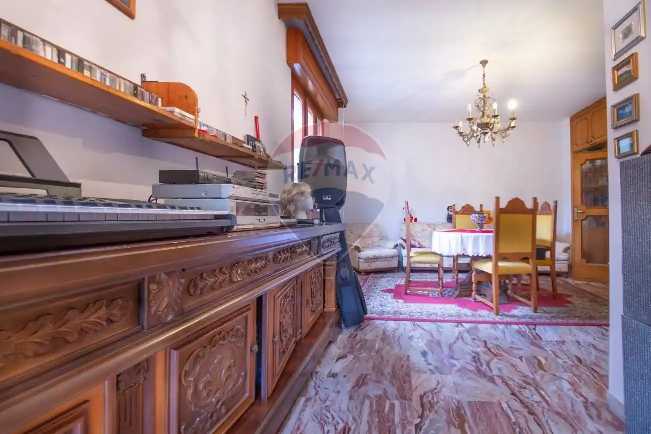 Trilocale via Martiri Angolani 46, Centro, Loreto Aprutino - foto 5