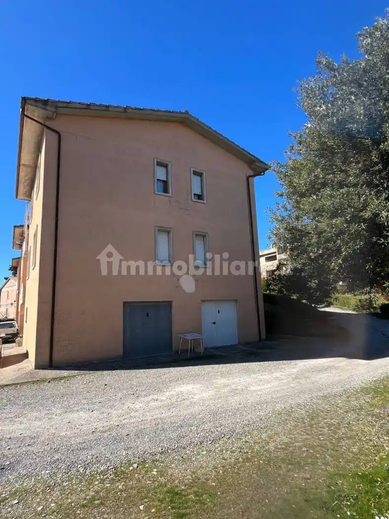 Appartamento in vendita a Montalcino