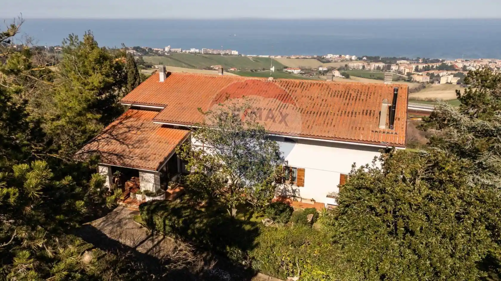 Villa in vendita a Falconara Marittima