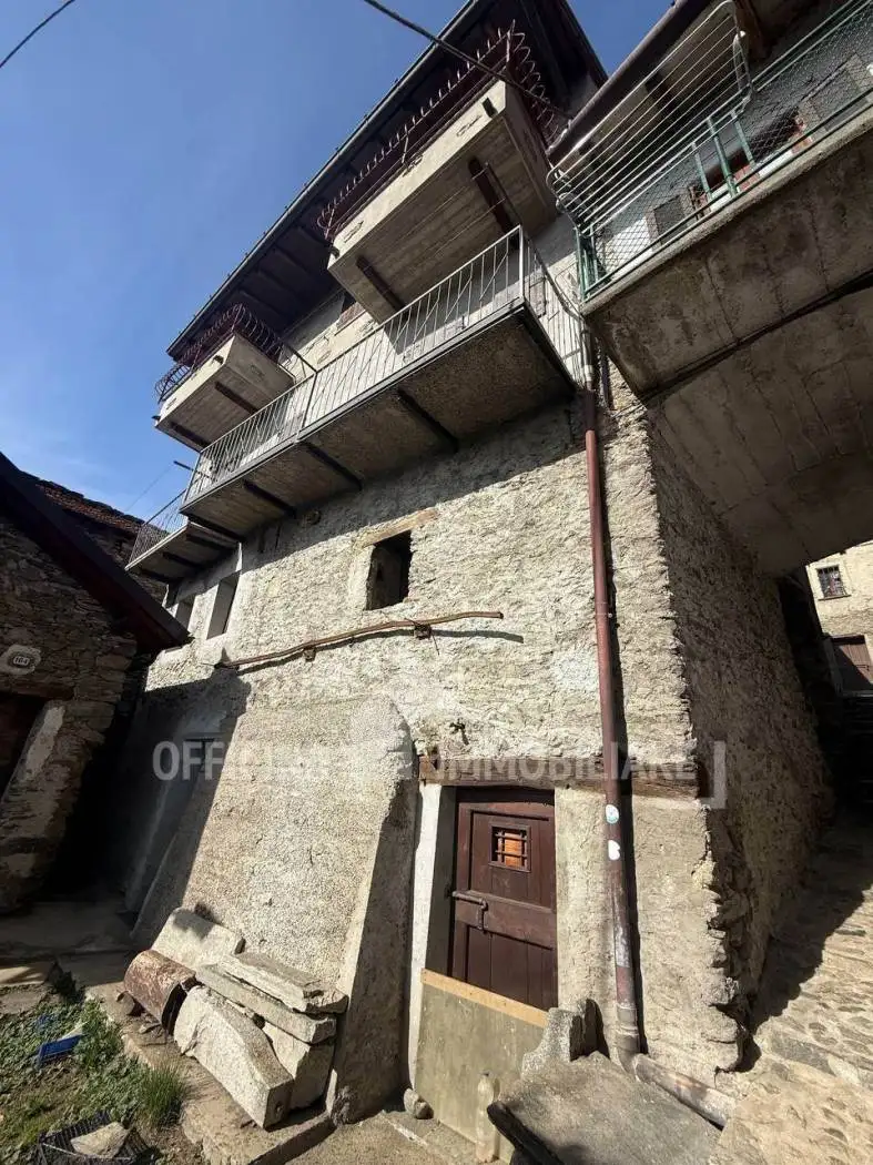 Trilocale via Ai Monti 212, Centro, Dosso del Liro - foto 2