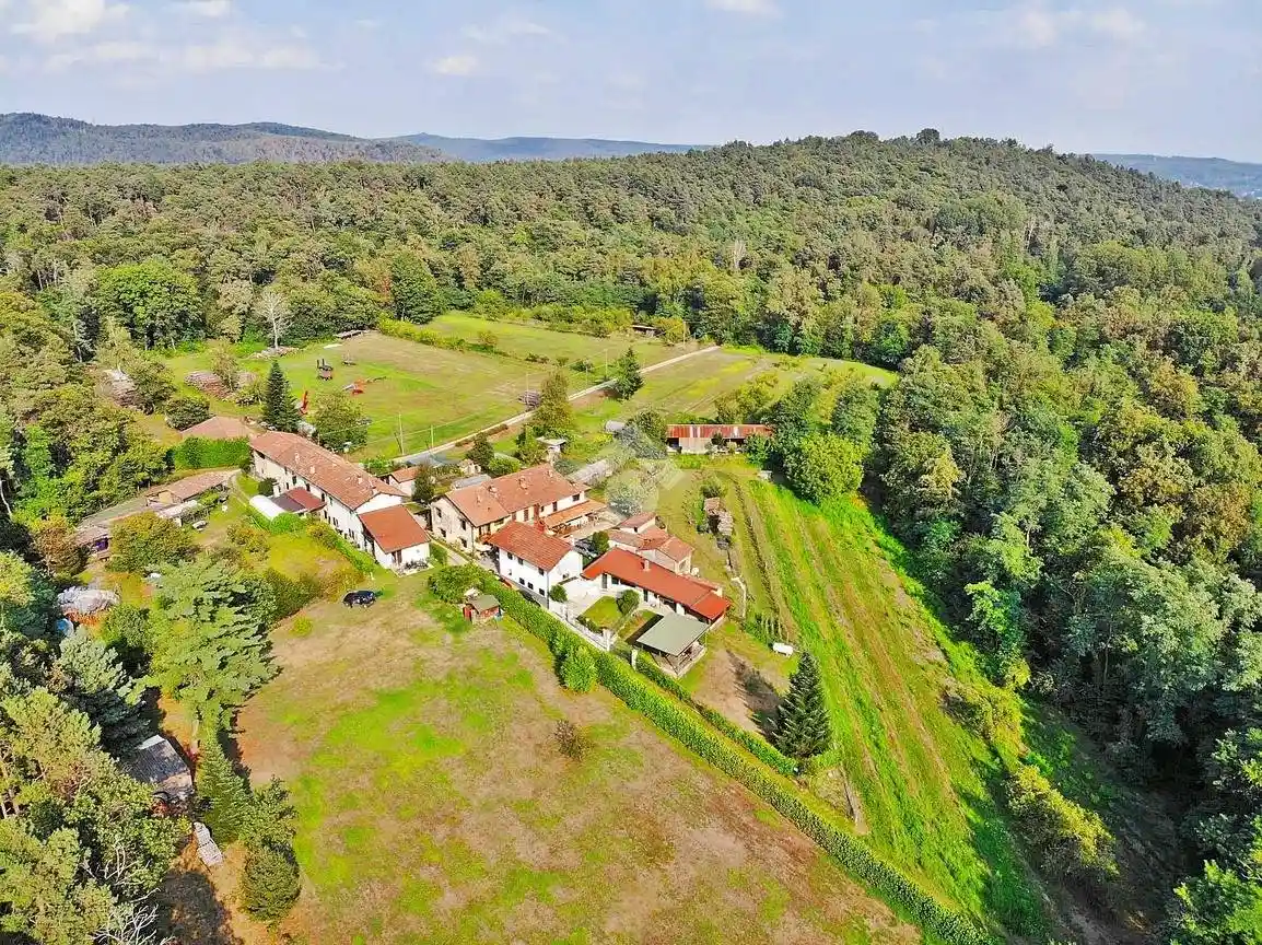 Casa indipendente in vendita a Sesto Calende