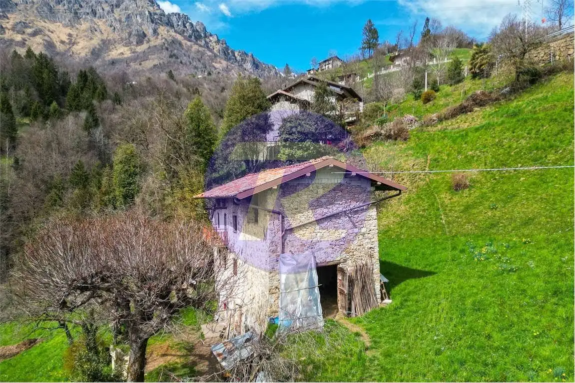 Rustico - Casale in vendita a Camerata Cornello