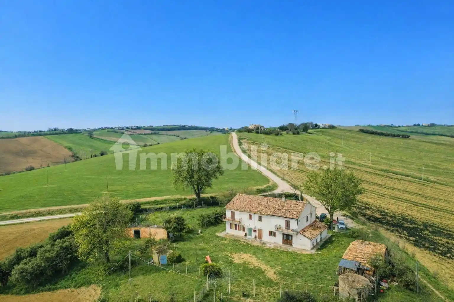 Rustico - Casale in vendita a San Costanzo