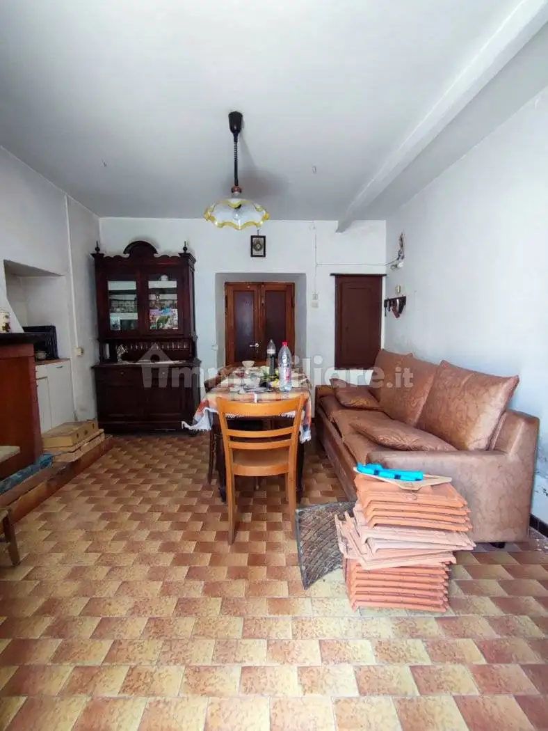 Casa indipendente in vendita a Schignano