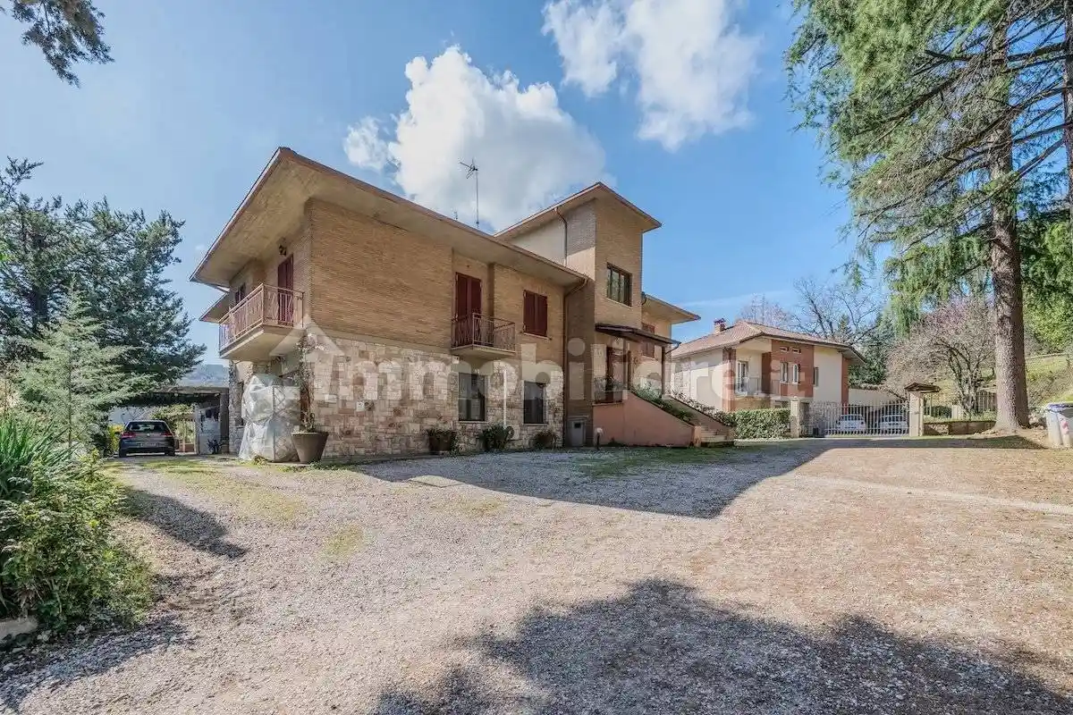 Rustico - Casale in vendita a Perugia