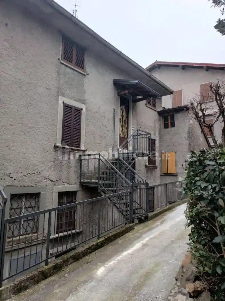 Appartamento in vendita a Rota d'Imagna