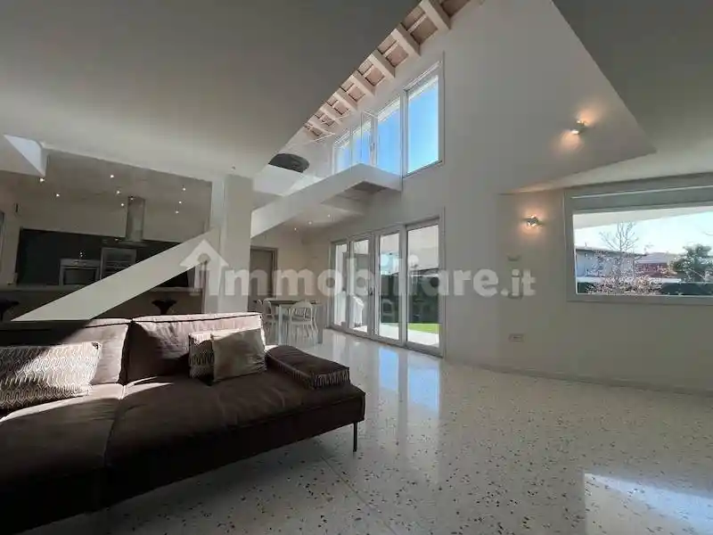 Casa indipendente in vendita a Campolongo Maggiore