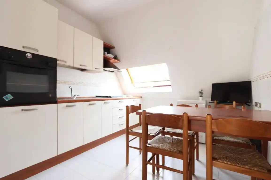 Quadrilocale via Garibaldi 32, Centro, Alba Adriatica - foto 4