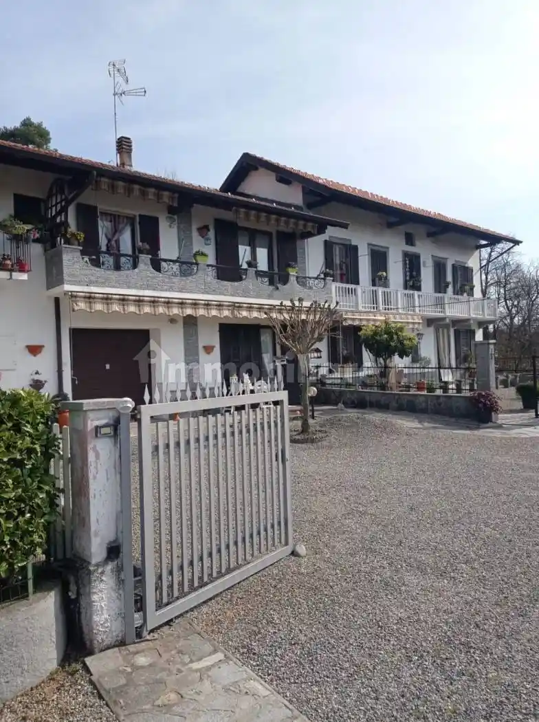 Rustico - Casale in vendita a Gattico-Veruno