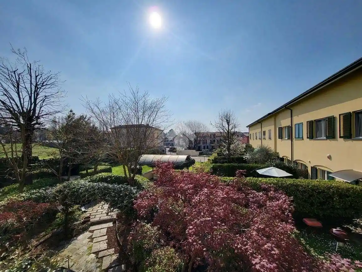 Appartamento in vendita a Besana in Brianza