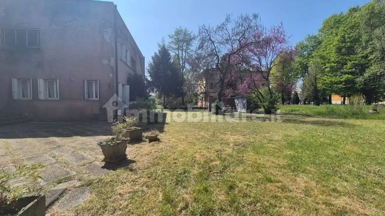 Villa in vendita a Novi di Modena