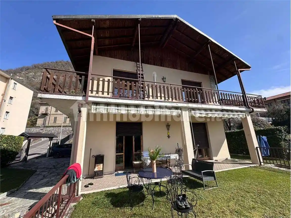 Terratetto unifamiliare via Carabinieri Lombardi , 10, Caslino d'Erba - foto 2