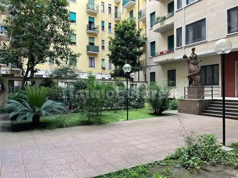 Trilocale via Fabio Filzi 47, Centrale, Milano - foto 2