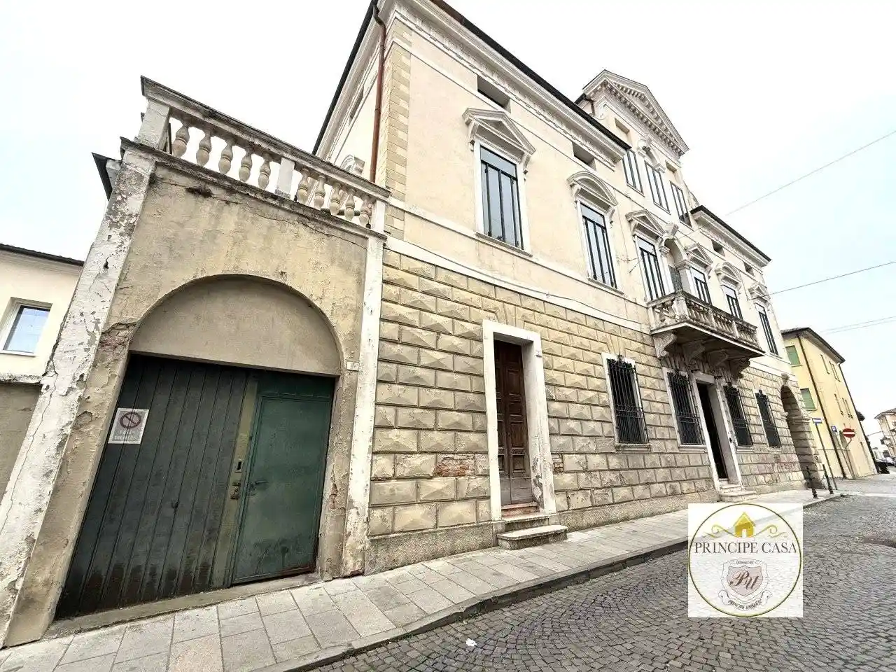 Palazzo - Edificio in vendita a Montagnana