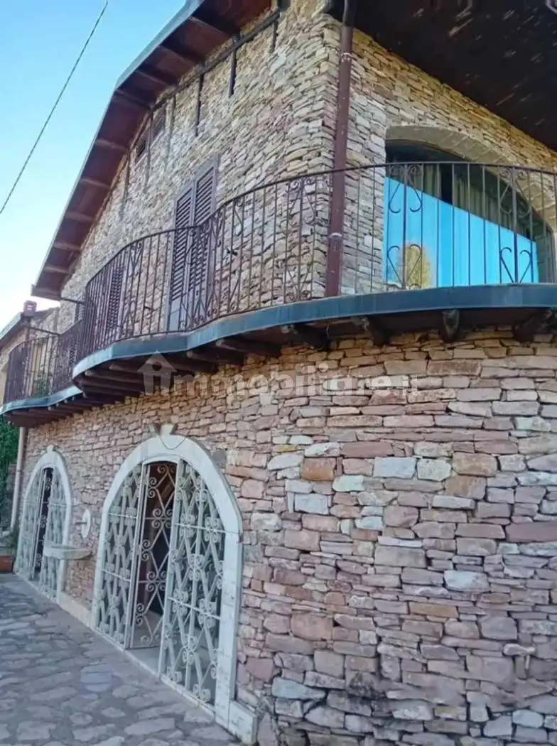 Villa in vendita a Santa Cristina Gela