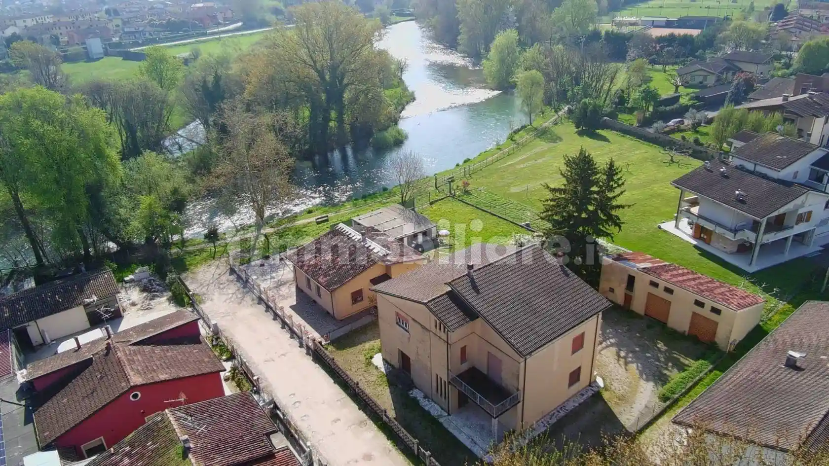 Villa in vendita a Goito