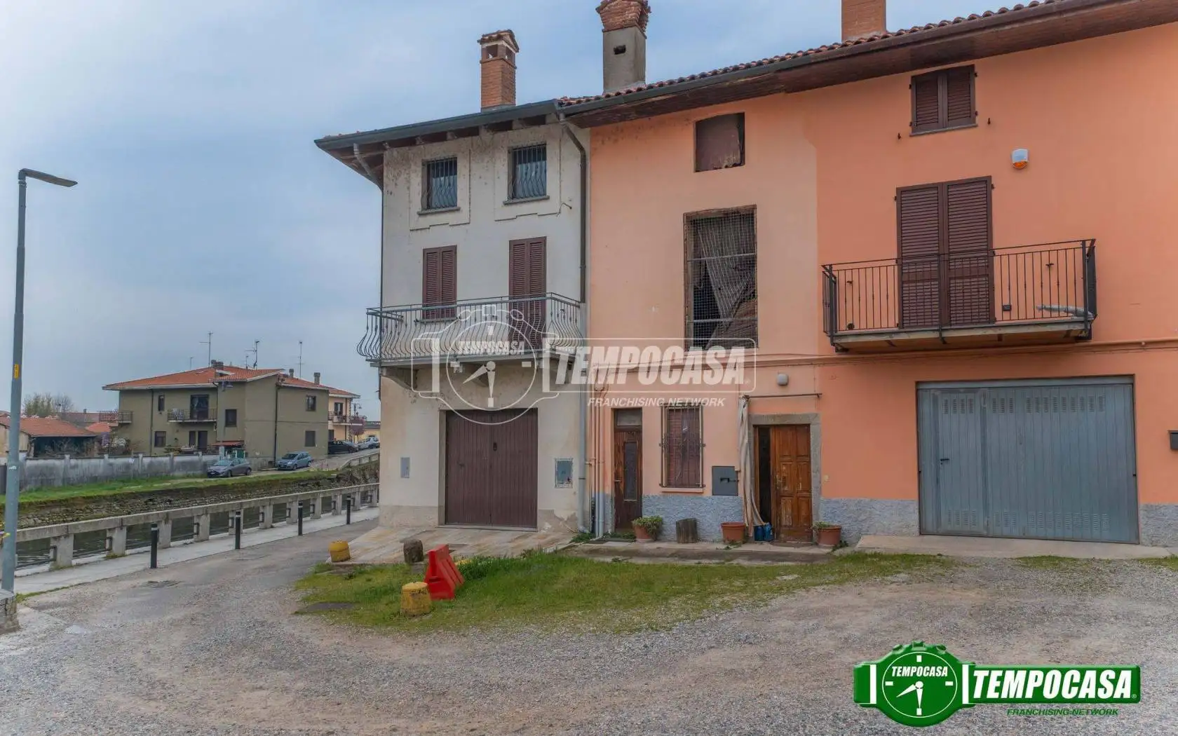 Casa indipendente in vendita a Bernate Ticino
