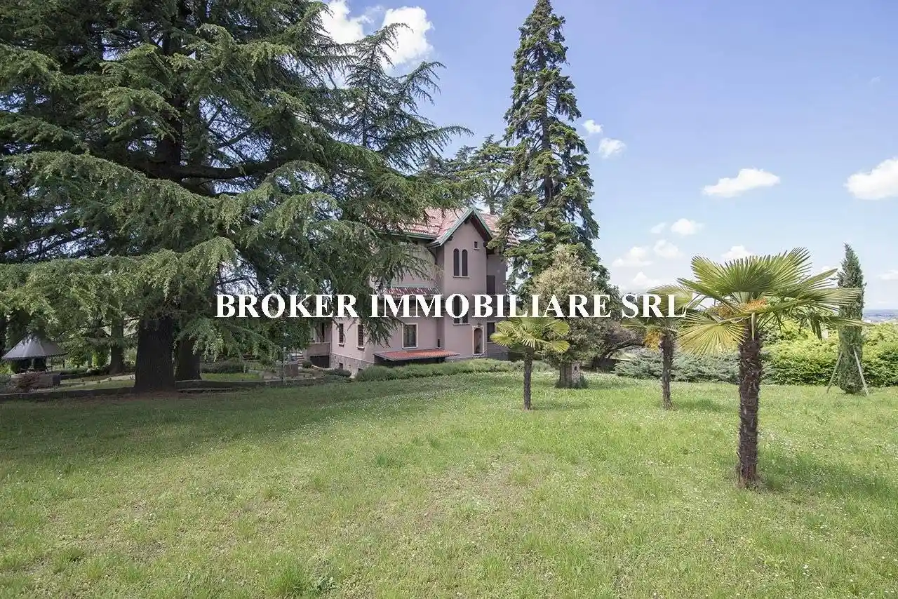Villa in vendita a Casteggio