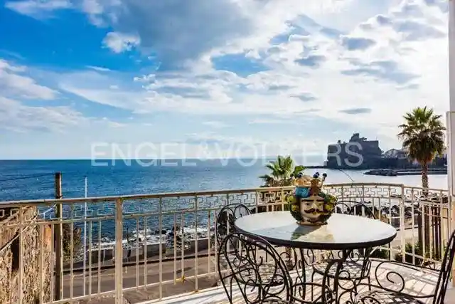 Casa indipendente in vendita a Aci Castello