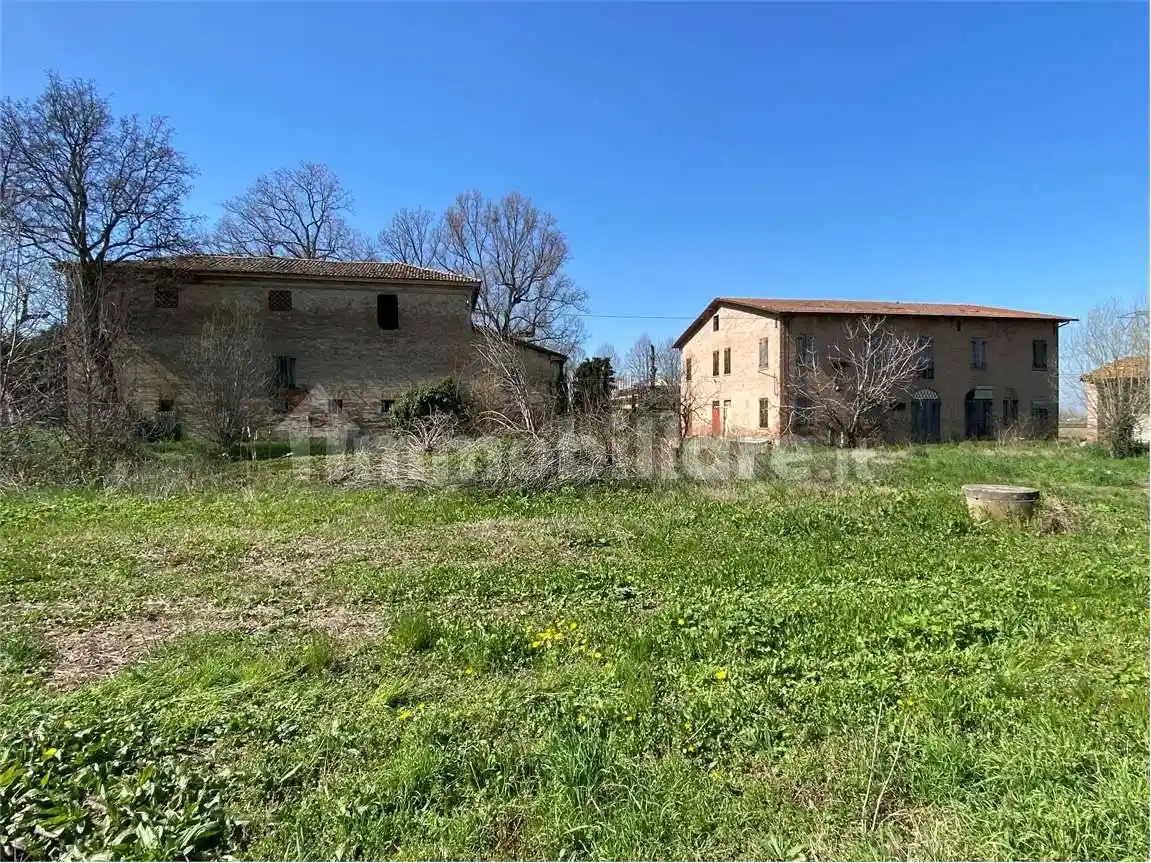 Rustico - Casale in vendita a Modena