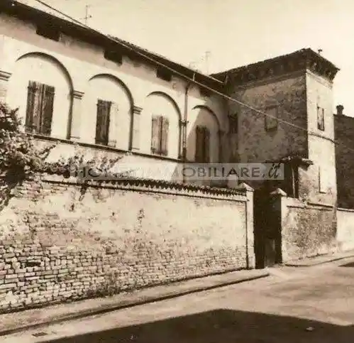 Palazzo - Edificio in vendita a Fidenza
