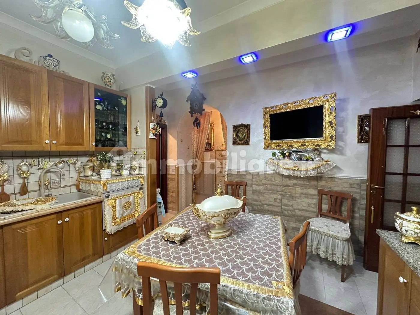 Palazzo - Edificio in vendita a Melito di Napoli