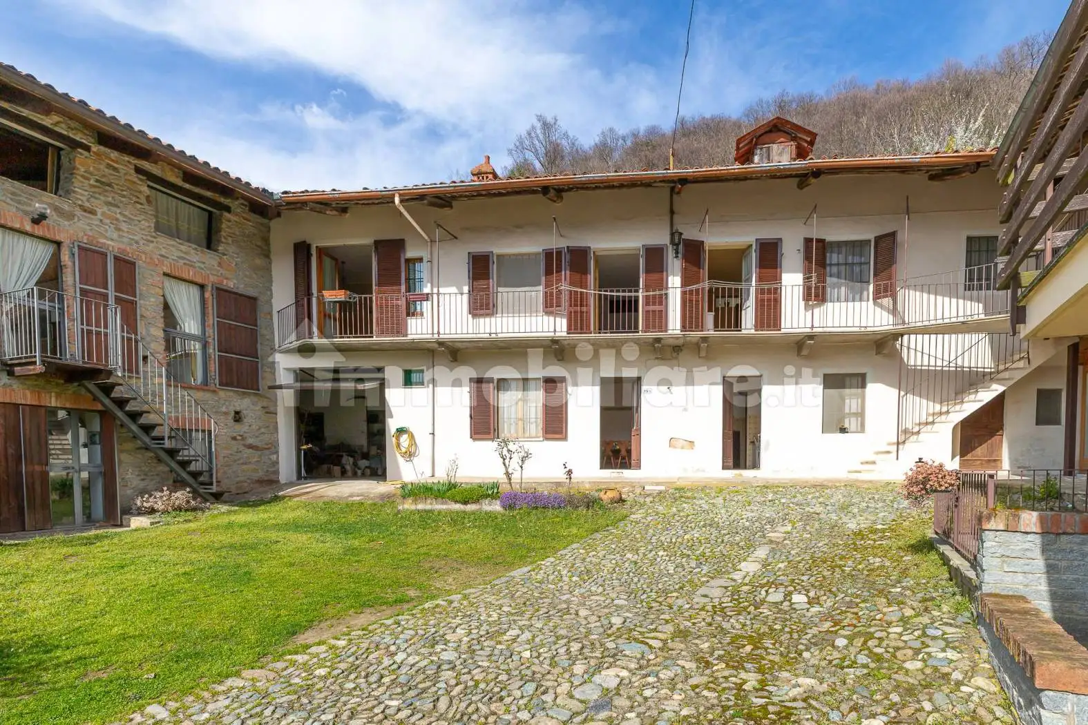 Casa indipendente in vendita a Magnano