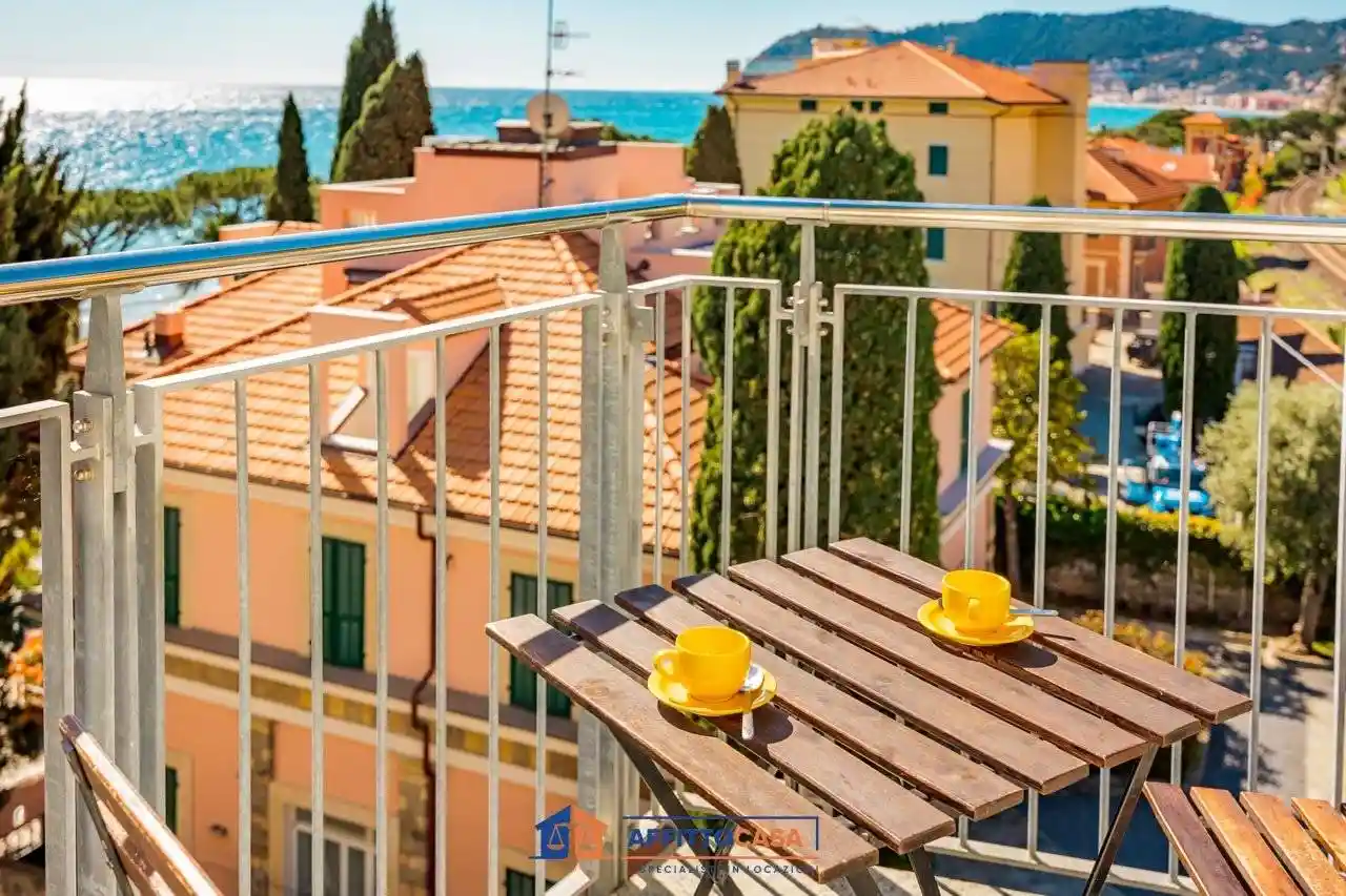 Appartamento in affitto a Alassio