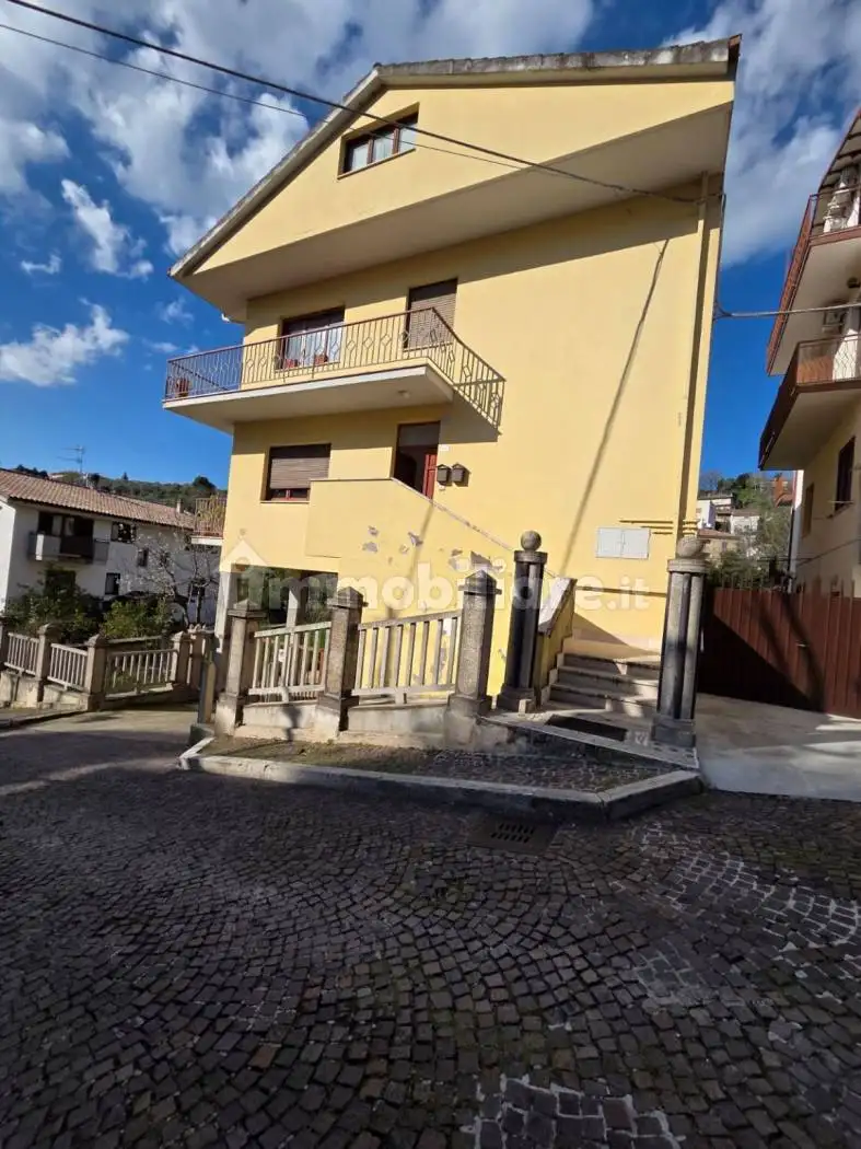 Villa in vendita a Loreto Aprutino