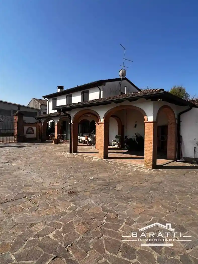 Casa indipendente in vendita a Viadana